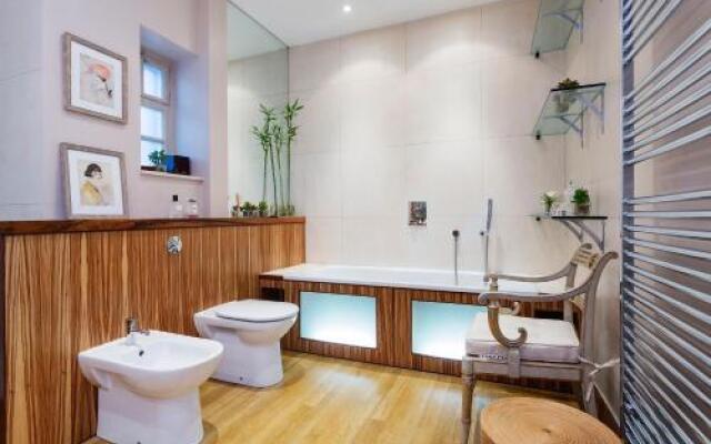 Veeve- Four Bedroom House- British Charm