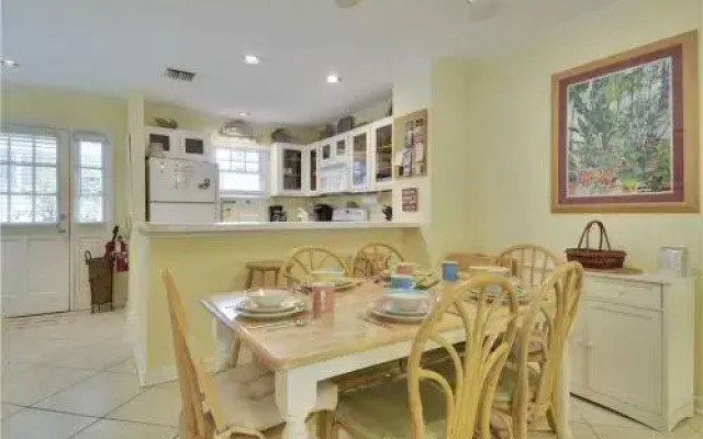 A Place In Paradise (Townhouse)