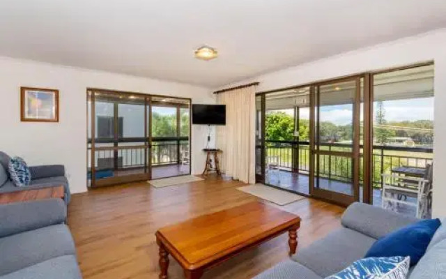 Spacious Unit overlooking Moreton Bay - Boyd St, Woorim