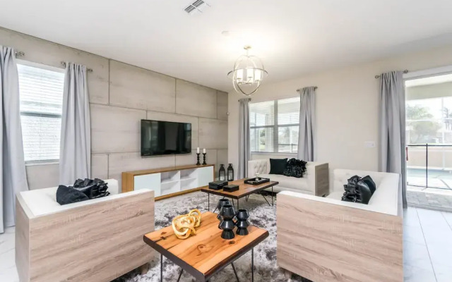 1666 Moonvalley Drive