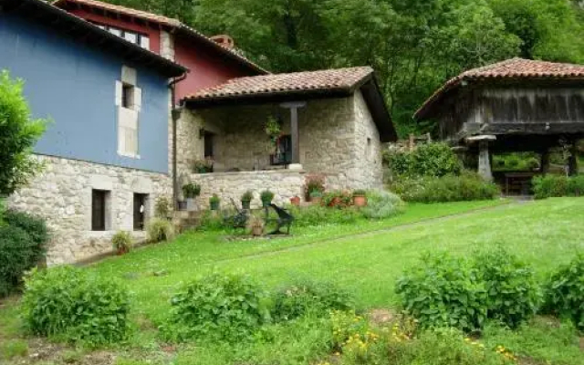 Casas Rurales El Corberu