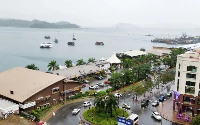 KK Waterfront Suites at Marina Court