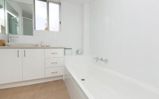 Beachpoint, Unit 501, 28 North Street