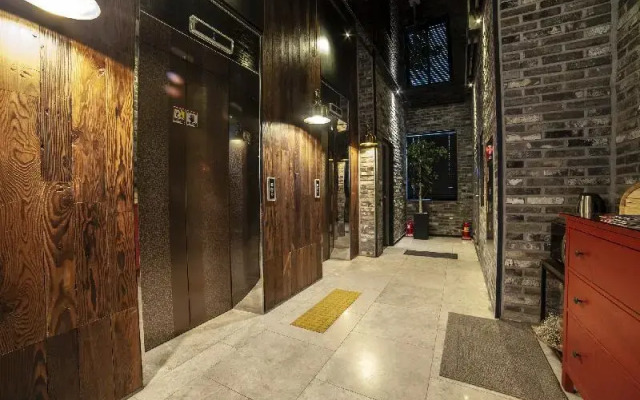 Hotel Stay 53