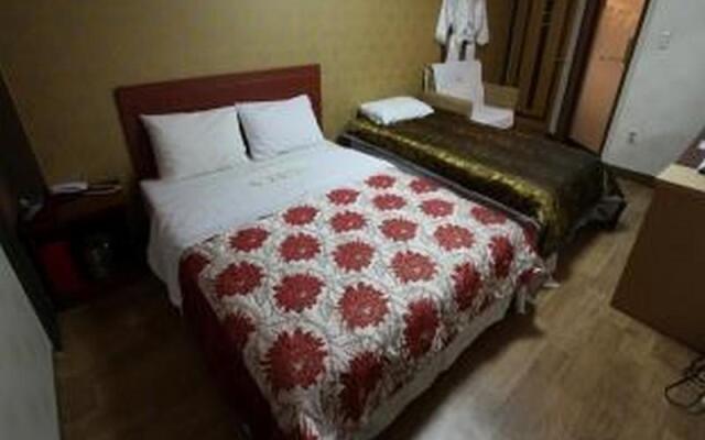 Suwon Yeongtong Stay 25