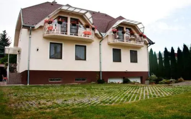 Varga Apartmanház