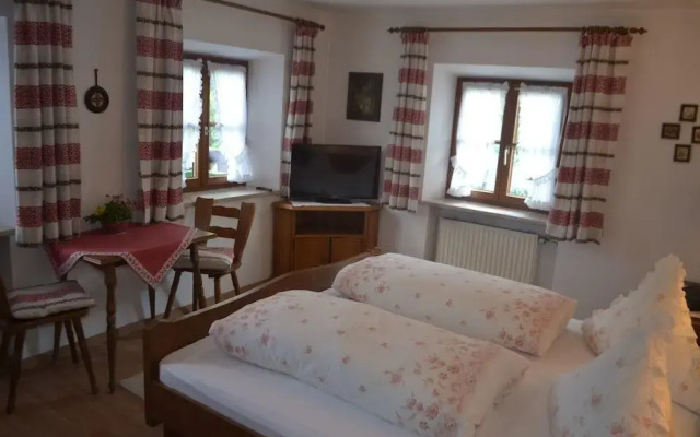 Pension Gästehaus beim Kreuzfelder