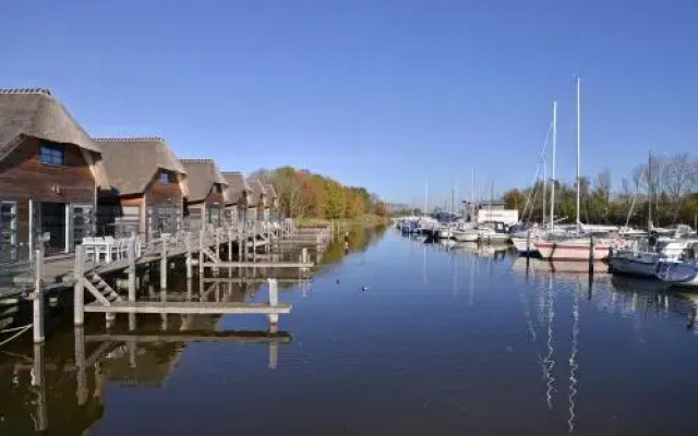 Nautic Rentals - Watervilla's Zuiderhoeve