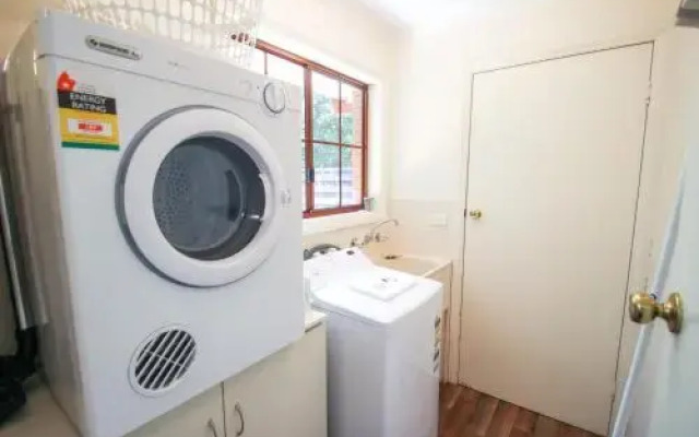 Kookaburra's Nook - pet friendly with pool