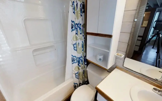 Anchorage - 6 Br Home