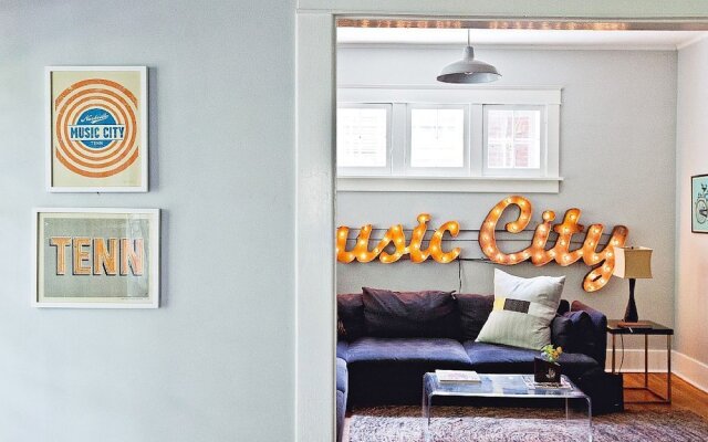 Hip Bungalow - 2 Br Home