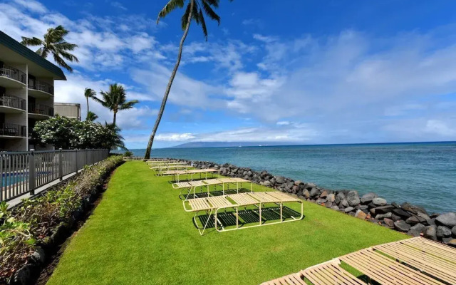 Kahana Reef 103 by RedAwning