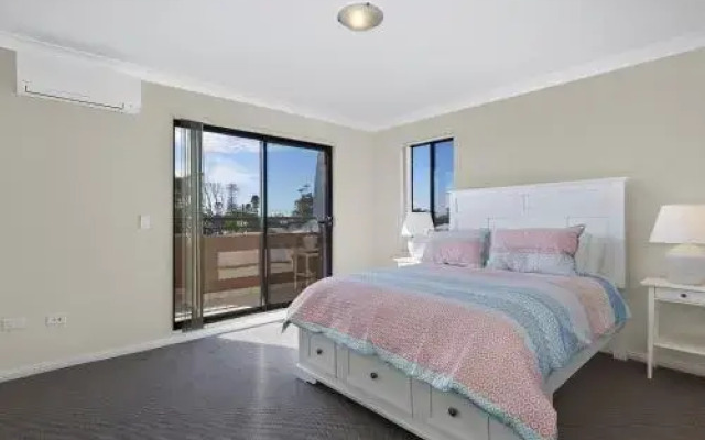 Mcgirr Penthouse Apartment