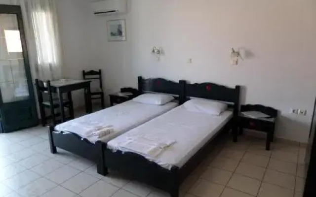 Pension Eleni Studios