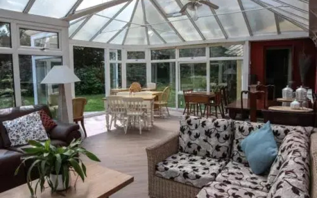 Rhos Uchaf. Country House. B+B