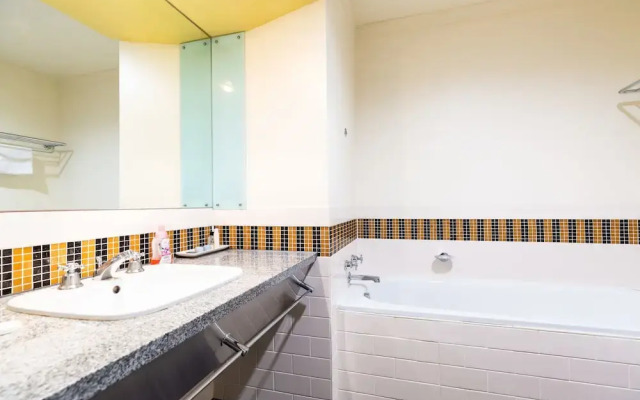 Auckland Centre with Pool and Gym