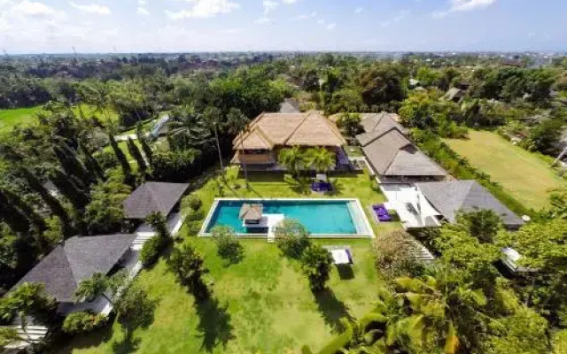 The Chalina Estate