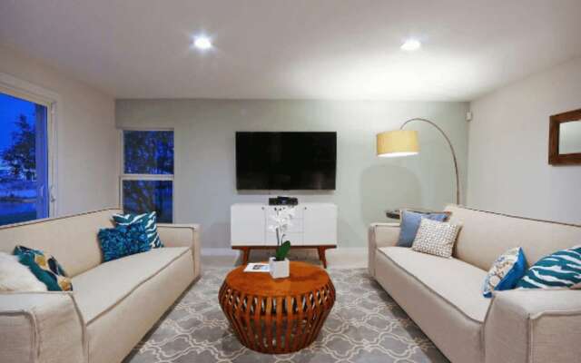 Longboat Key Coastal Contemporary