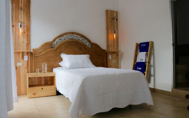 Flipper's Hotel Galapagos
