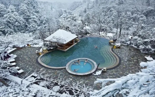 Mount Emei Qilingping Hot Spring Hotel
