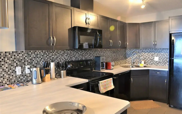Executive Suites by Roseman - Allura