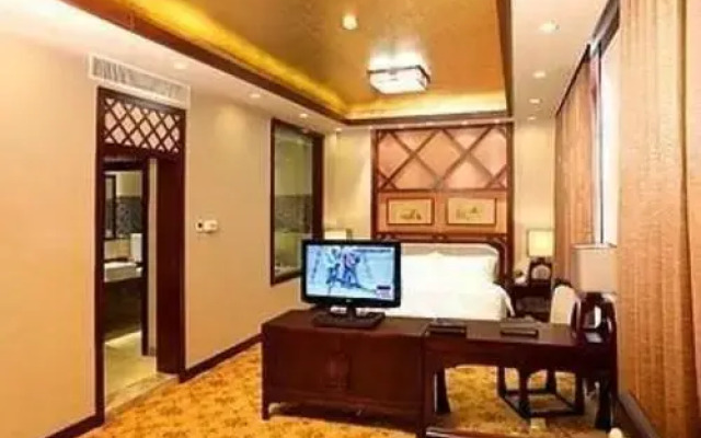 Golden Stone Tang Feng International Hot Spring Hotel - Dali