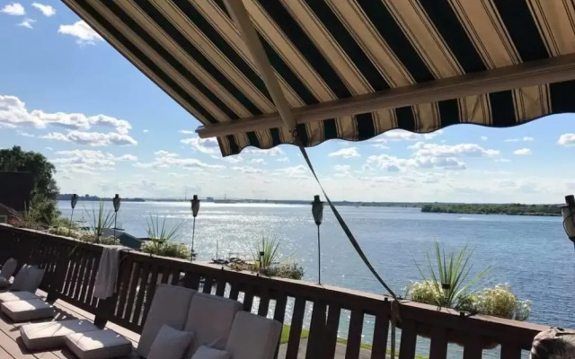 Off the Hook Bed and Breakfast