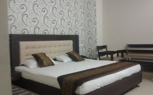 OYO 8627 Hotel Space