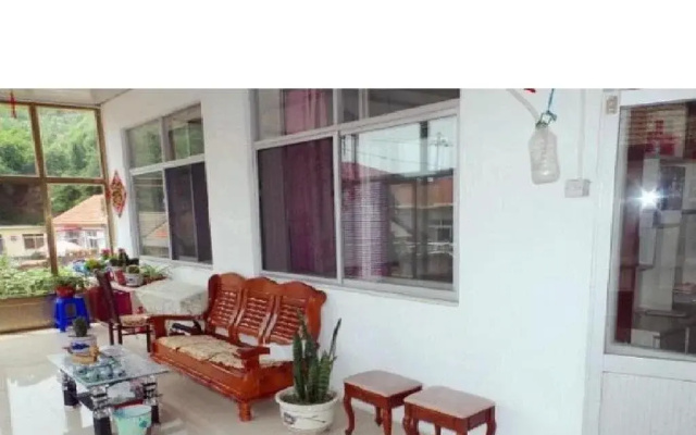 Dandong Yimabneili Guest House