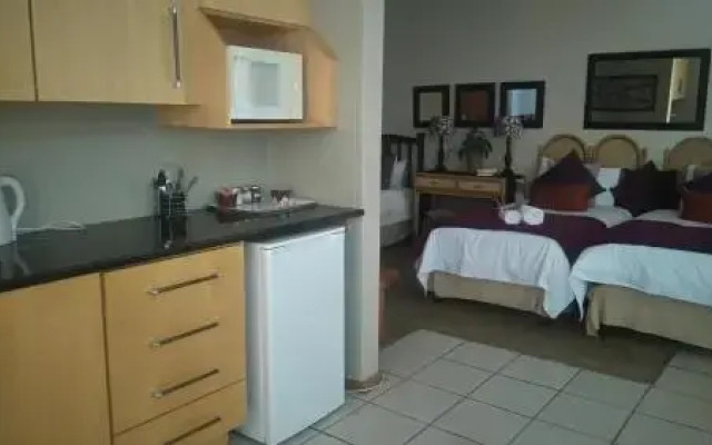 Fisant, Bokmakierie and Hoephoep Guest House