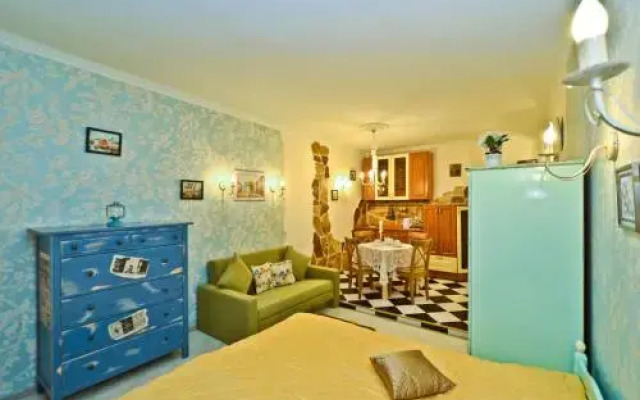 Studio on Zhukovskogo 6