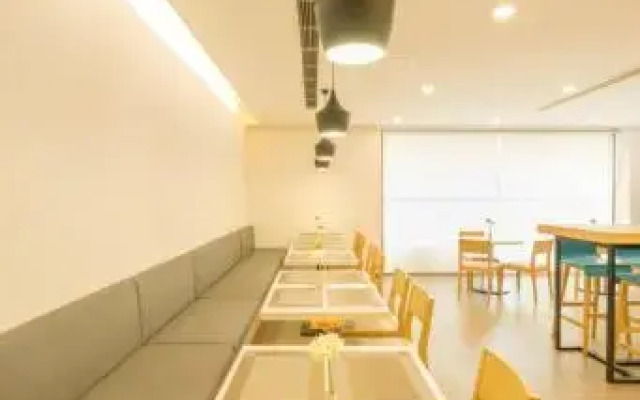 Hanting Hotel Nanchang Honggutan Cuiyuan Road