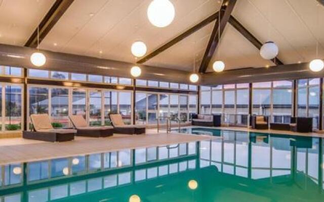 Horizons 420 Lake Jindabyne Waterfront