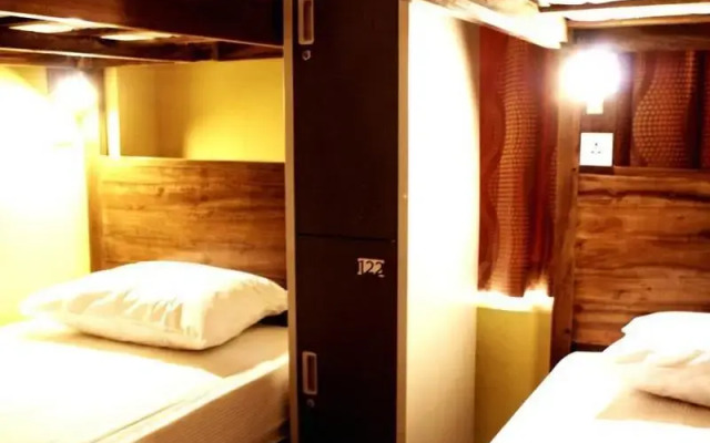 ZZZ Express Backpackers Hostel