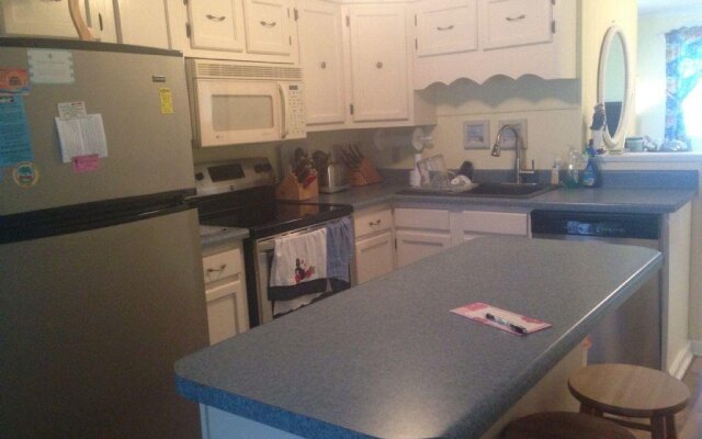 Drop Anchor - 1b 2 Bedroom Home by RedAwning