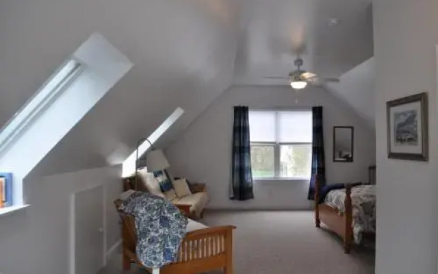 The Elms Bed And Breakfast