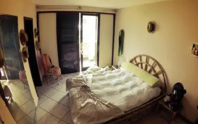 Hostel House 84