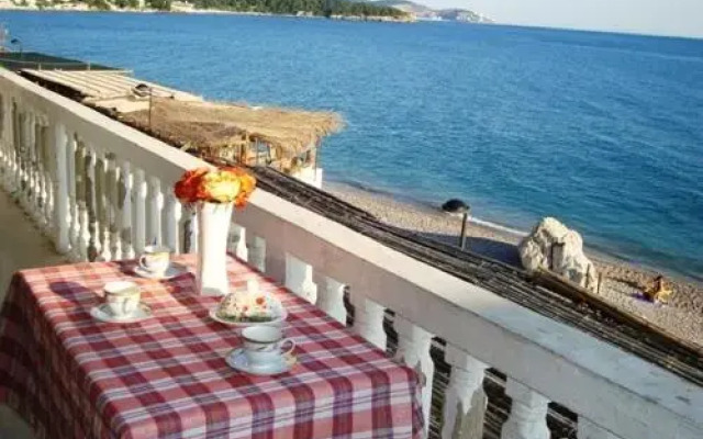 Sunset Promenade Rooms