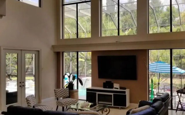Spacious Mansion Escape