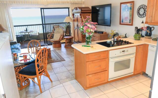 Hale Mahina B403 by RedAwning