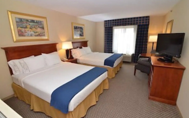 Crossroads Inn And Suites
