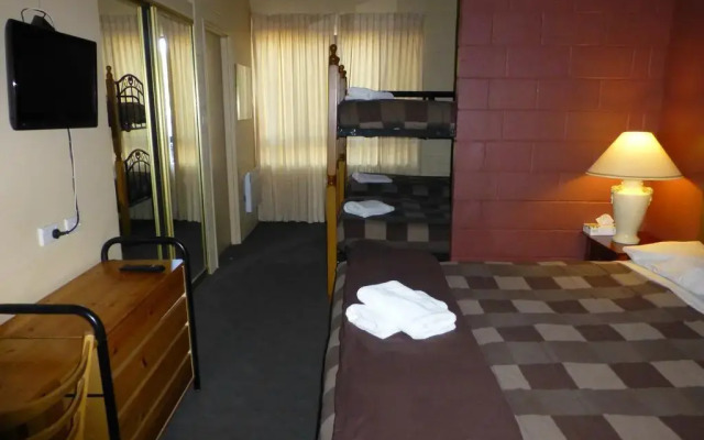 Cottonwood Lodge
