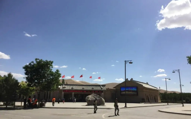 Dunhuang Han and Tang Dynasties Station Hostel