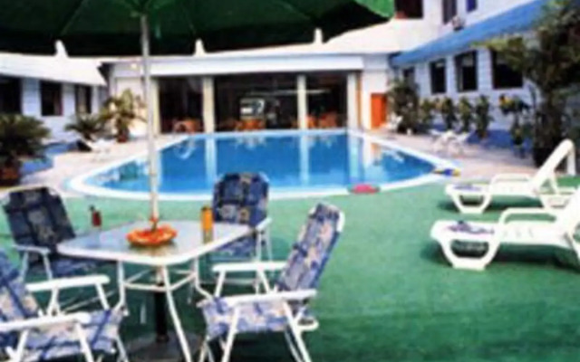 Lily Hotel