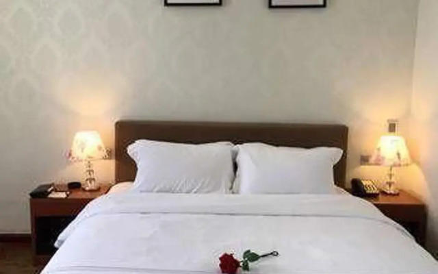 G Hotel