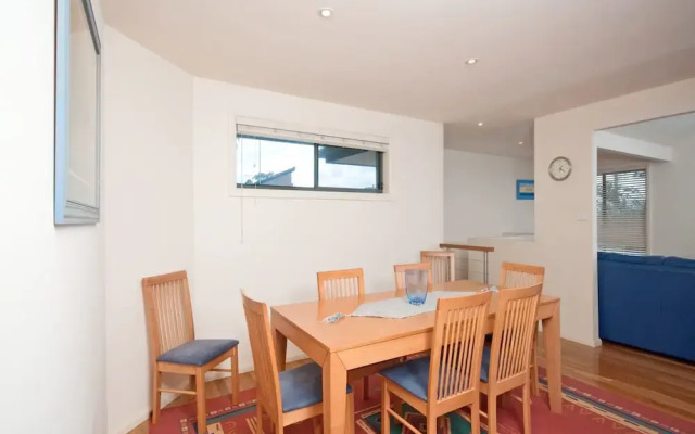 Sandy Point Road, 21A