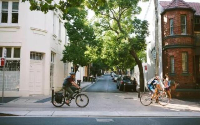 Live in the heart of Surry Hills - walk to City