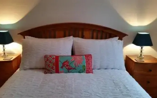 TwoStones B&B & Holiday Cottage