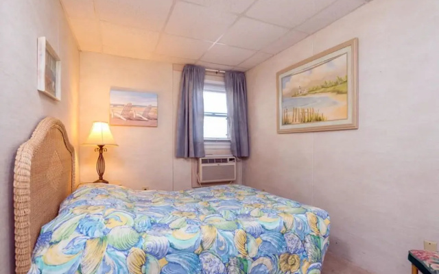 46th St Windjammer 101 3Br Condo