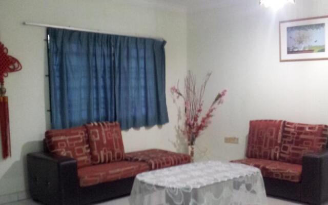 Kota Lodge Townhouse